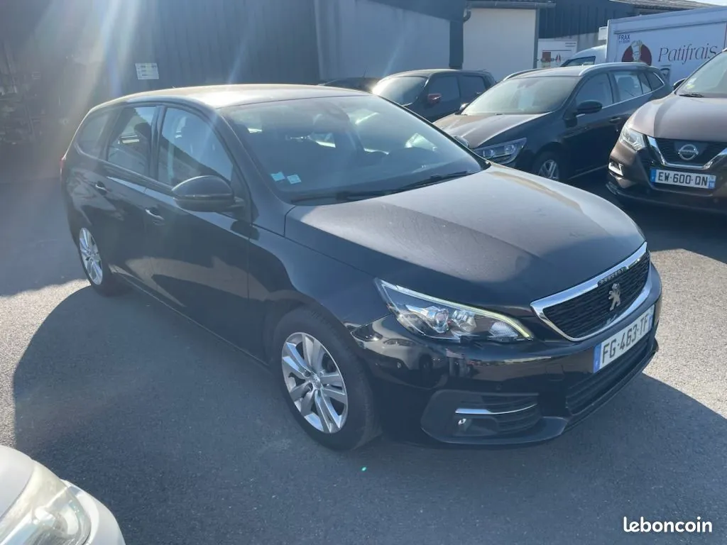 Peugeot 308 2019 photo 3