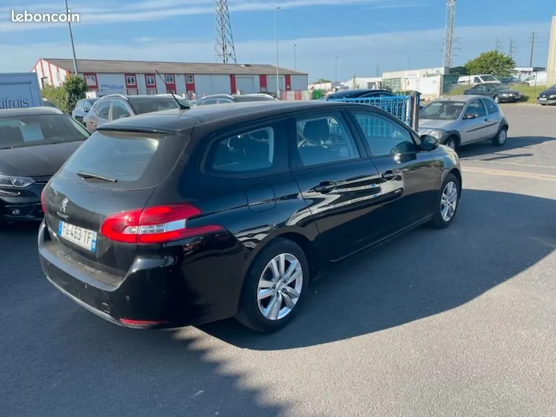 Peugeot 308 2019 photo 2