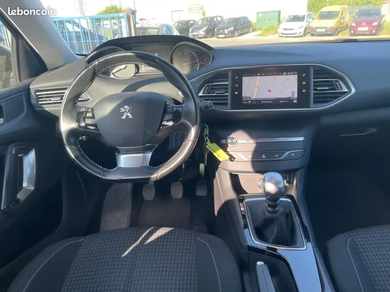Peugeot 308 2019 photo 4