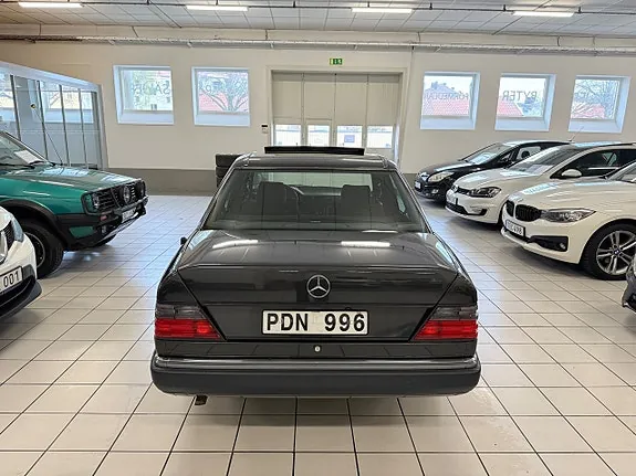 Mercedes-Benz 230 E 1992 photo 4