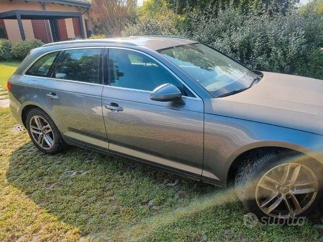 Audi A4 2017 photo 4