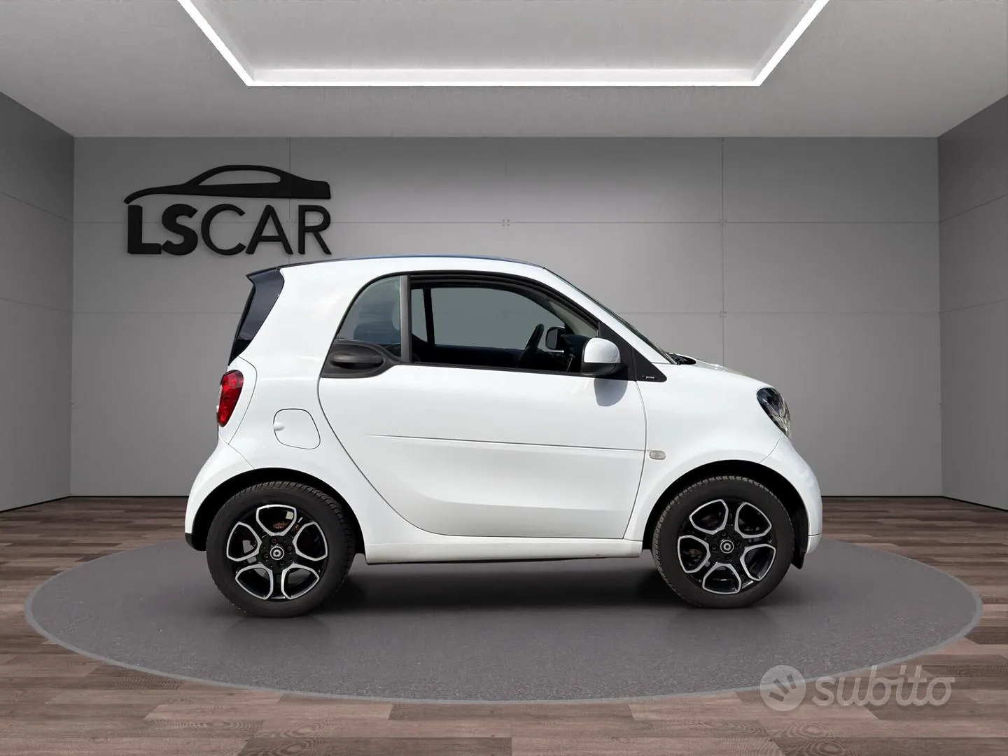 Smart Fortwo 2018 photo 2