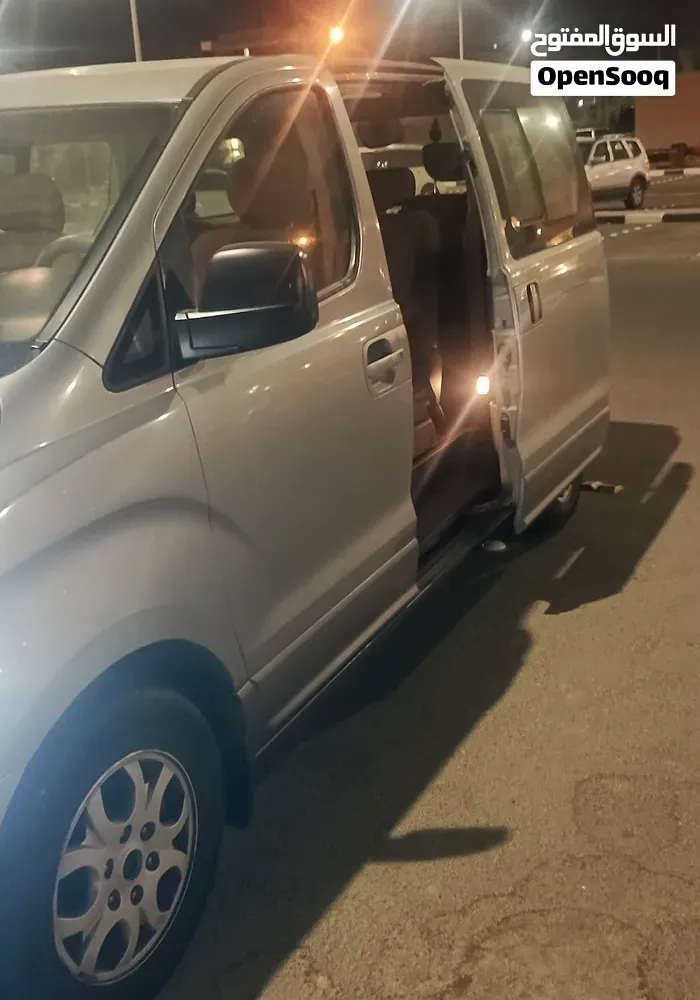 Hyundai H1 2015 photo 2