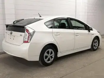 Toyota Prius 2015 photo 3