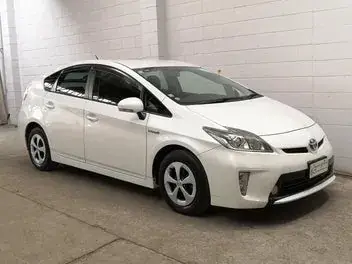 Toyota Prius 2015 photo 2