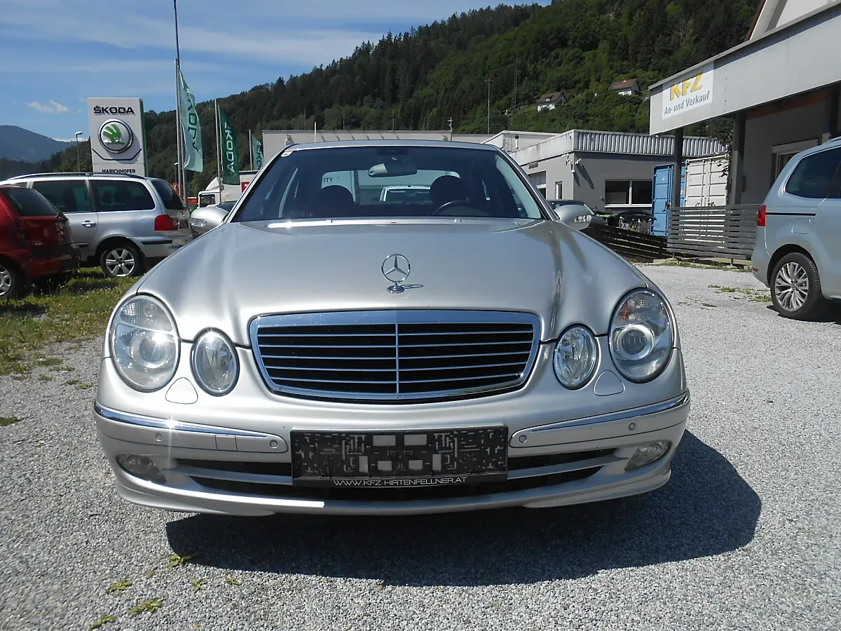 Mercedes-Benz E-Class 2002 photo 3