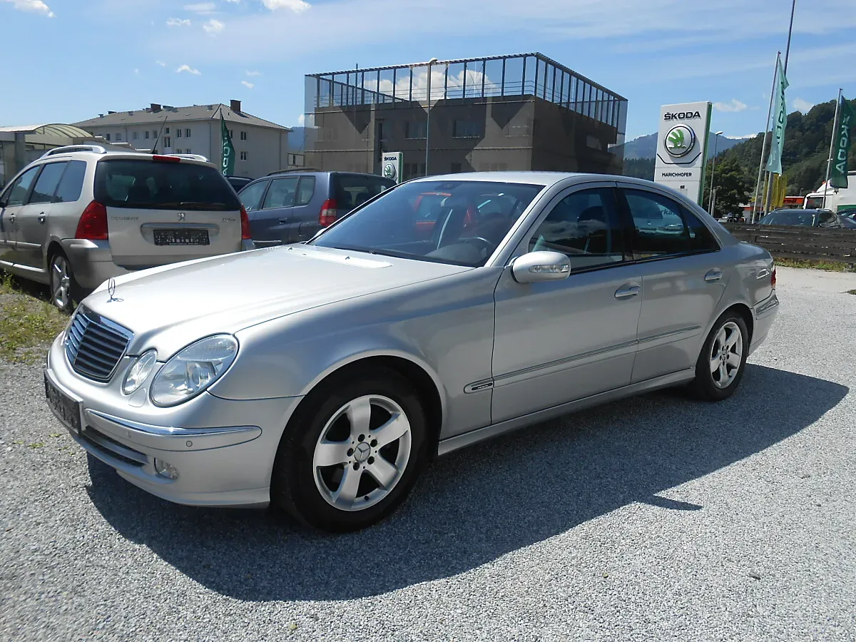 Mercedes-Benz E-Class 2002 photo 2
