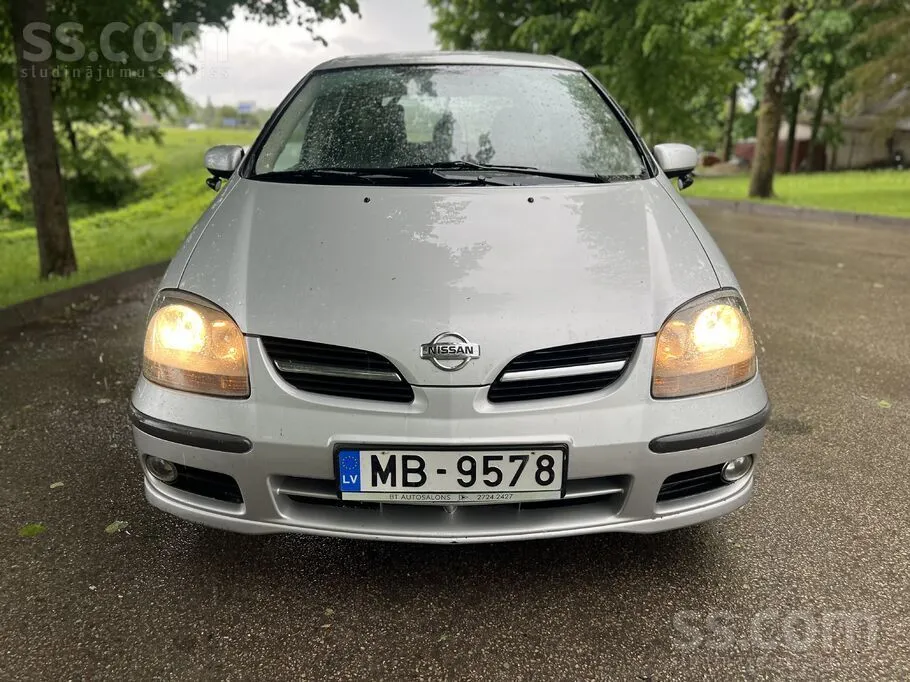 Nissan Almera Tino
