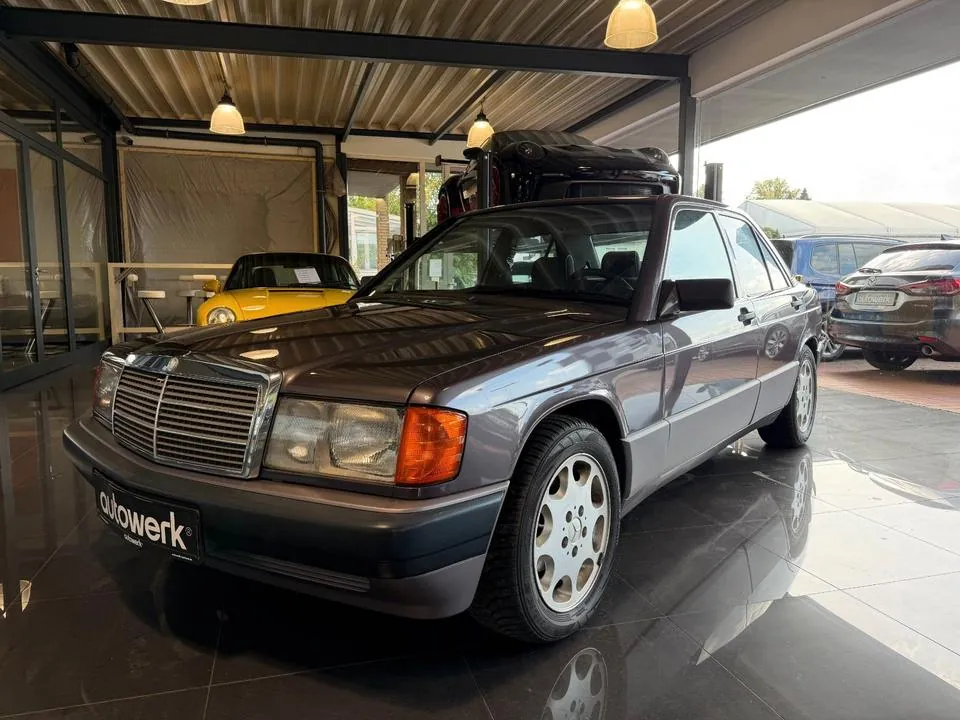 Mercedes-Benz 190 E
