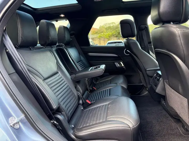 Land Rover Discovery 2022 photo 5