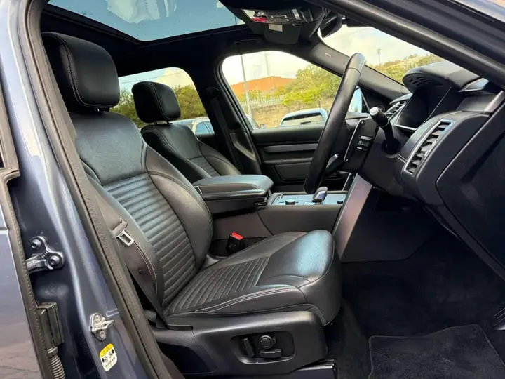 Land Rover Discovery 2022 photo 4