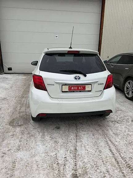 Toyota Yaris 2015 photo 3