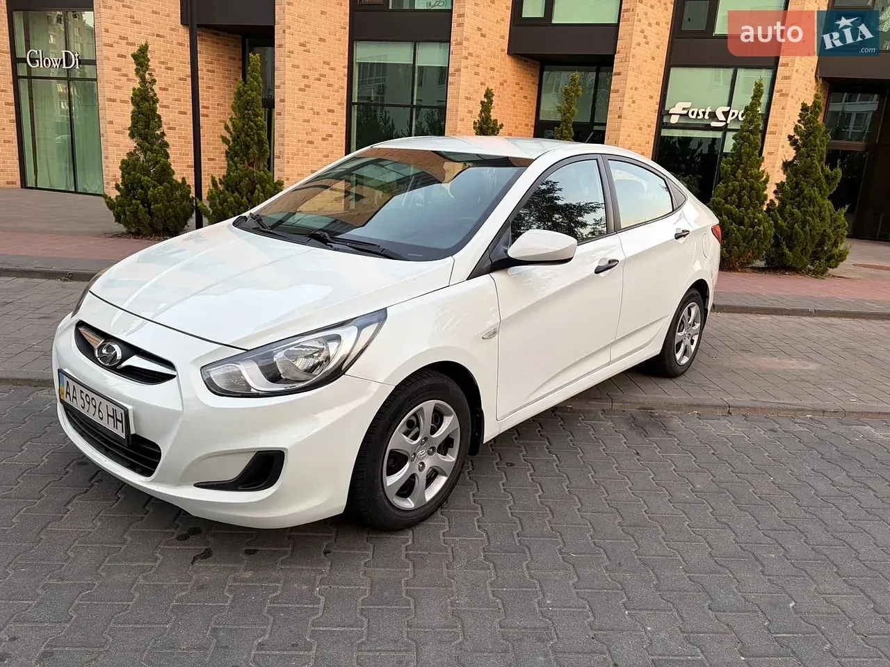 Hyundai Accent 2012 photo 4