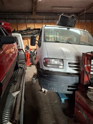 Renault Mascott