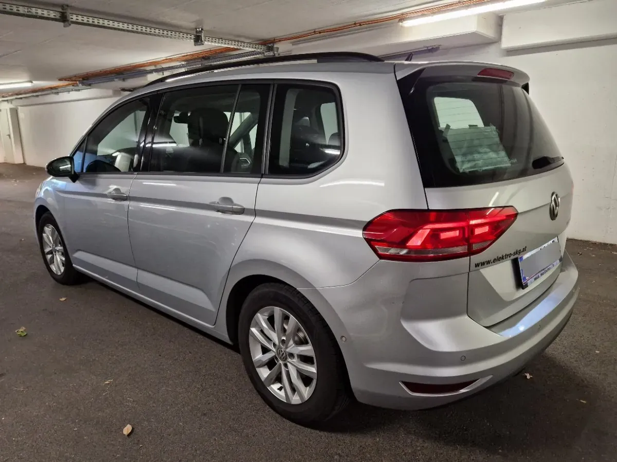 Volkswagen Touran 2016 photo 2