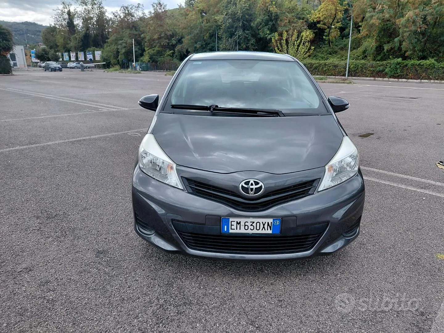 Toyota Yaris 2012 photo 2