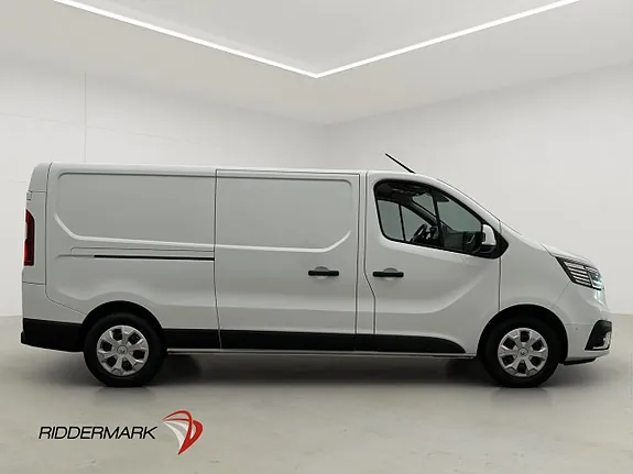 Renault Trafic 2024 photo 2