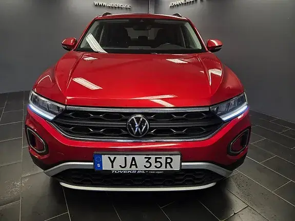 Volkswagen T-Roc 2023 photo 2