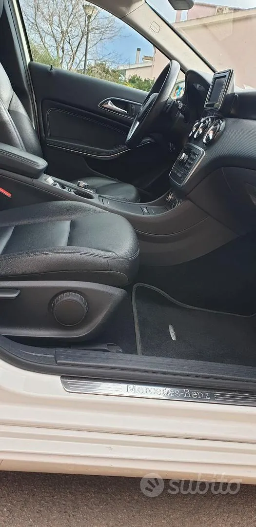 Mercedes-Benz A-Class 2013 photo 2