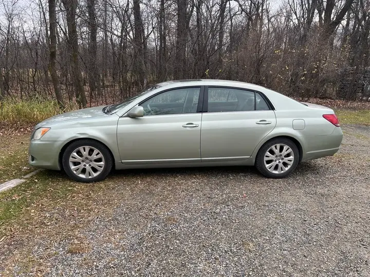 Toyota Avalon 2008 photo 2
