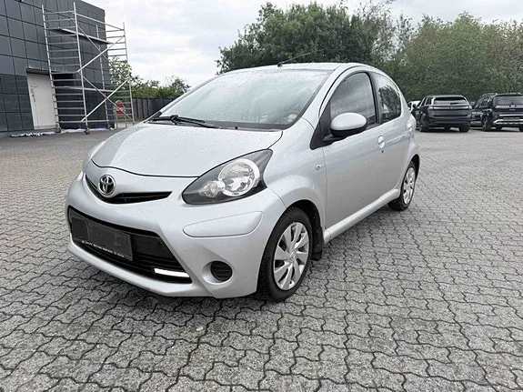 Toyota Aygo 2012 photo 2