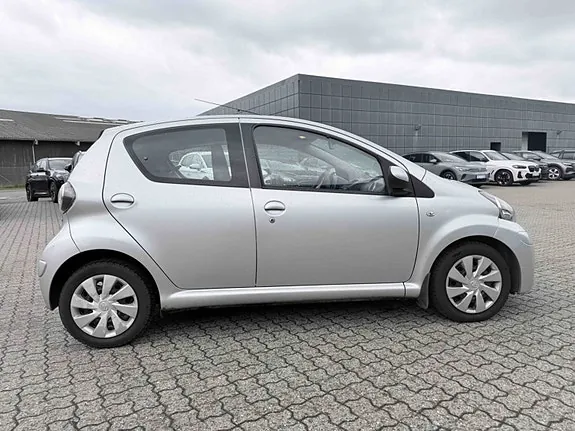 Toyota Aygo 2012 photo 5