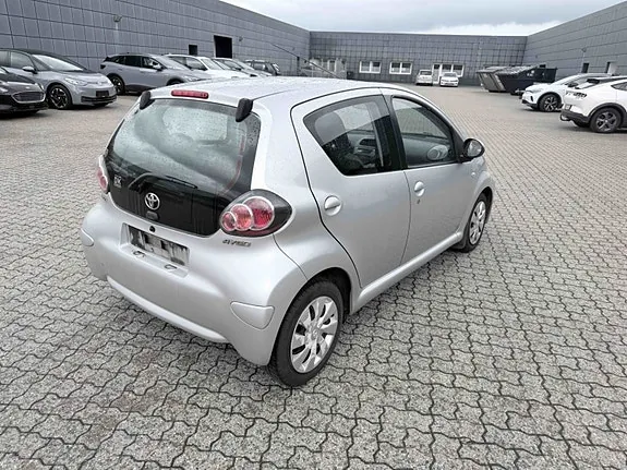 Toyota Aygo 2012 photo 3