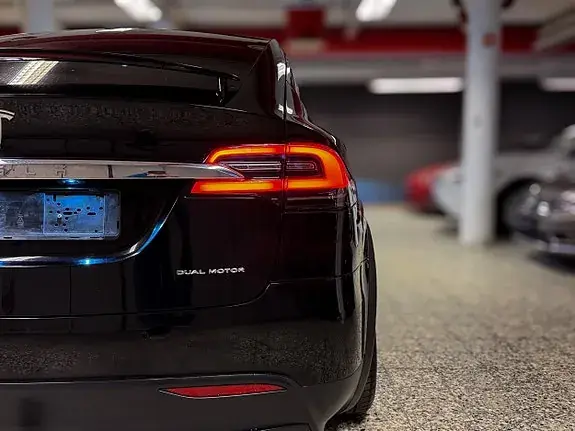 Tesla Model X 2021 photo 3