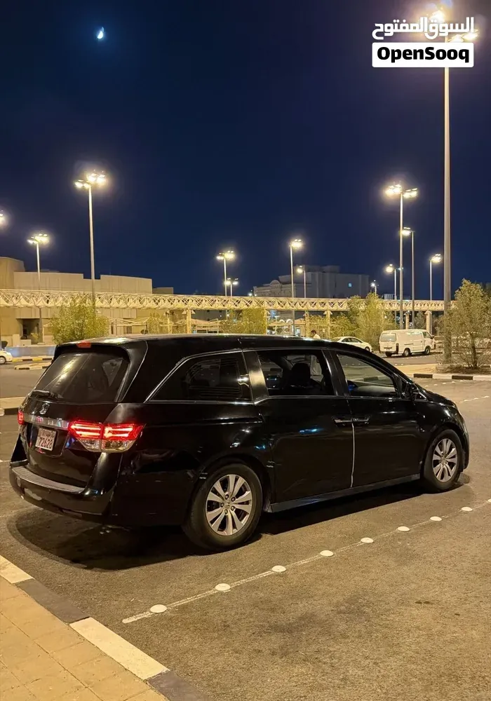 Honda Odyssey 2014 photo 2