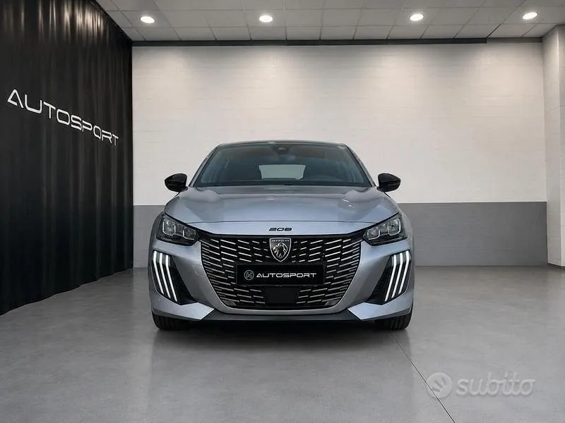 Peugeot 208 2025 photo 2
