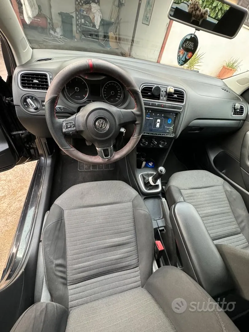 Volkswagen Polo 2012 photo 5