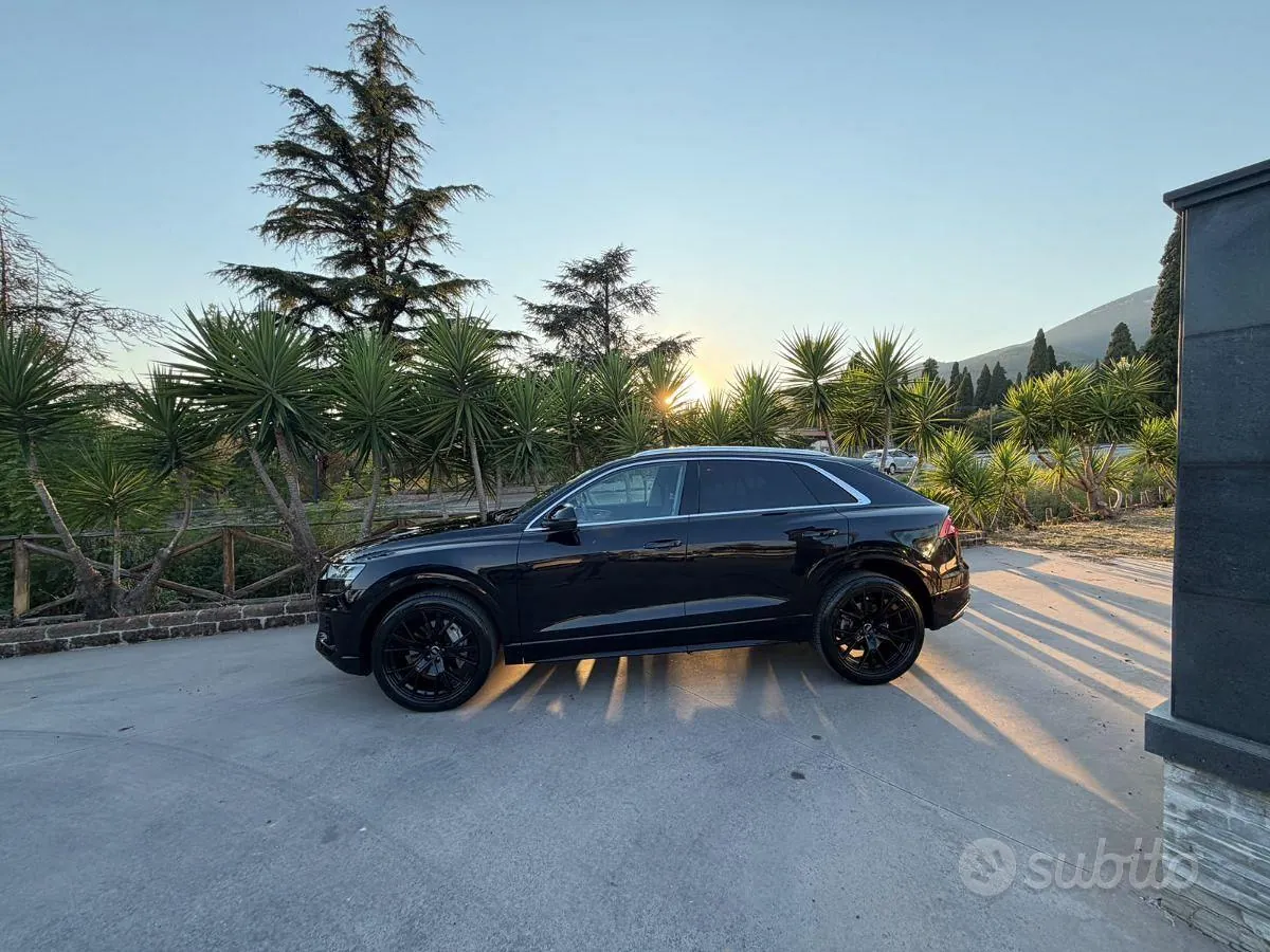 Audi Q8 2018 photo 2