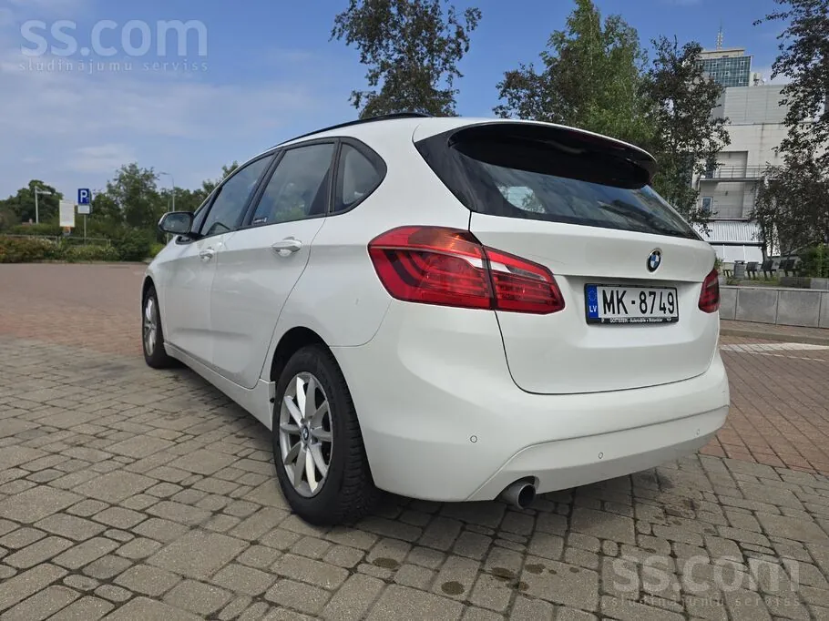 BMW 218D Active Tourer 2017 photo 2