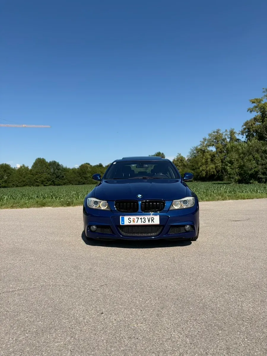 BMW 3 Series 2010 photo 3