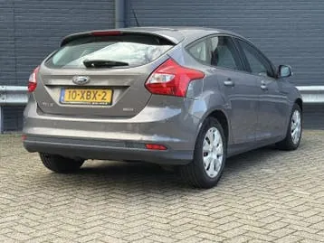 Ford Focus 2012 photo 2