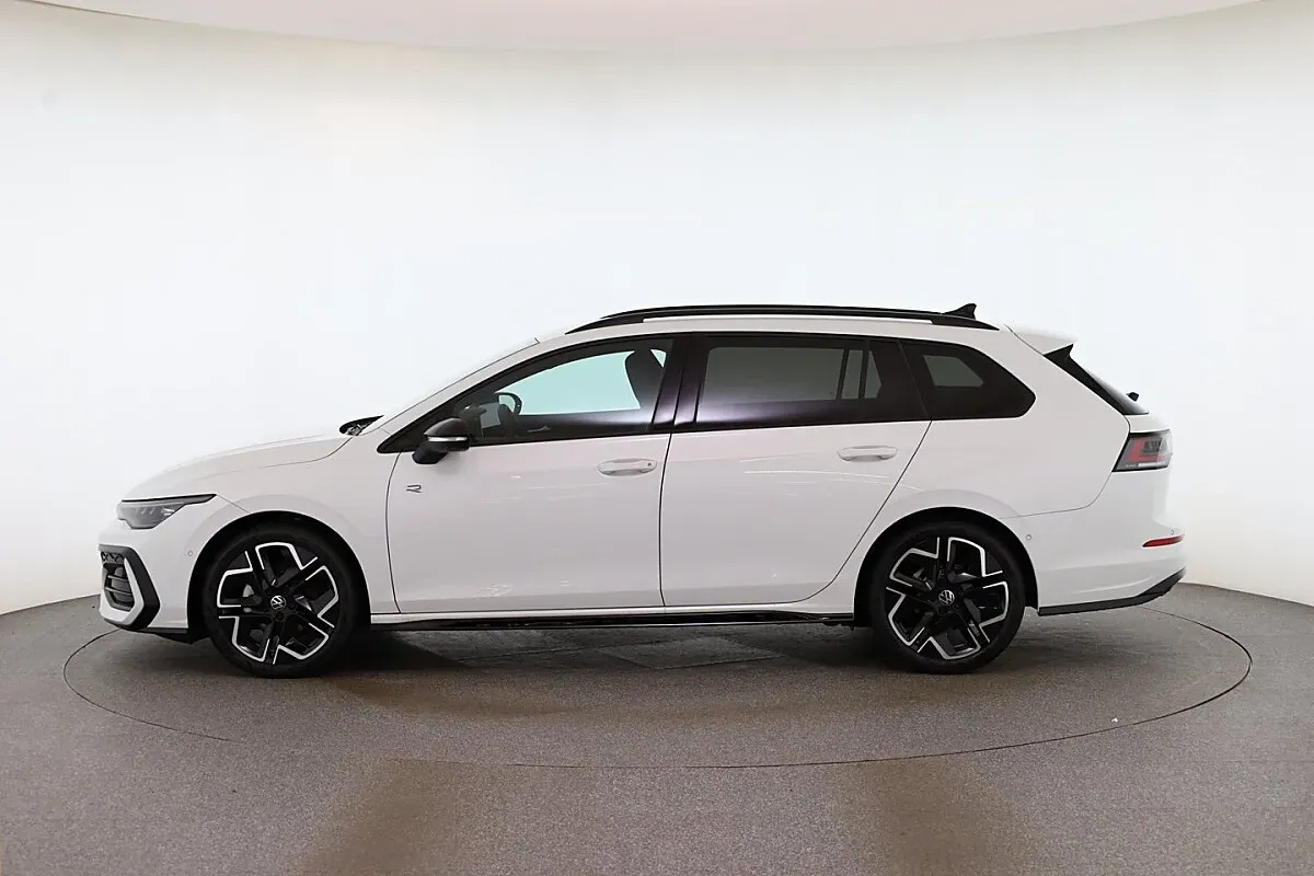 Volkswagen Golf 2026 photo 2