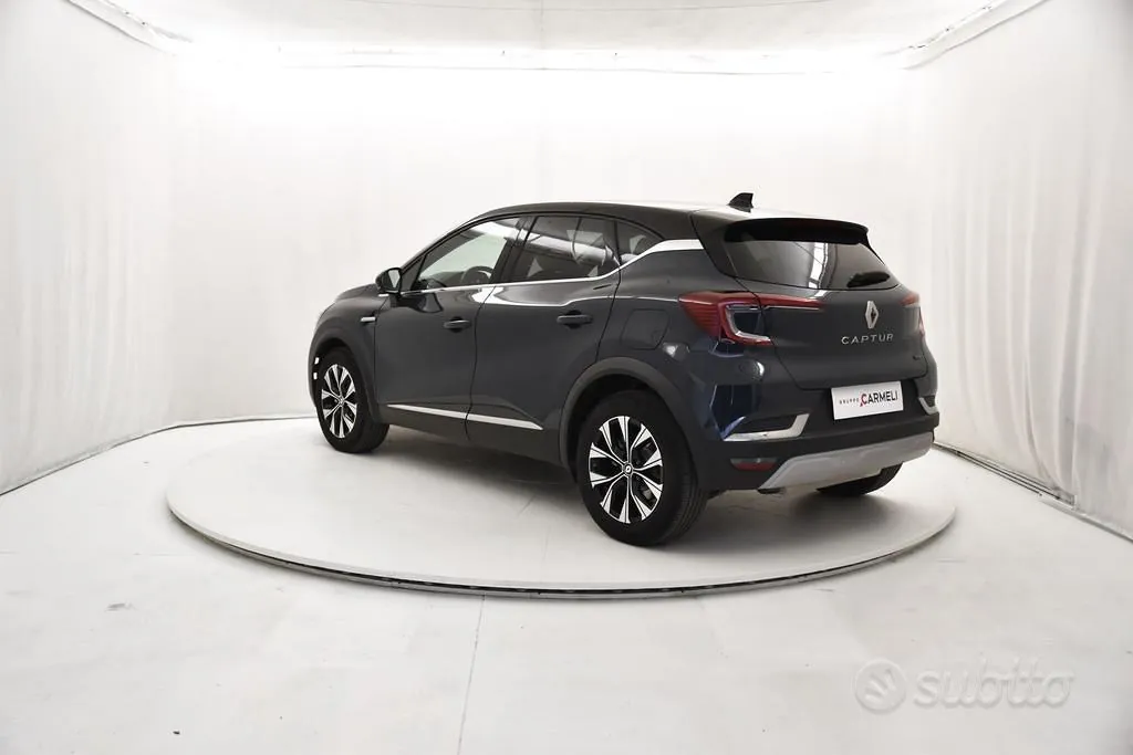 Renault Captur 2023 photo 3