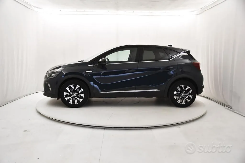 Renault Captur 2023 photo 2
