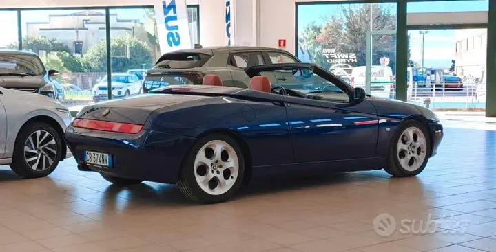 Alfa Romeo Spider 2003 photo 2
