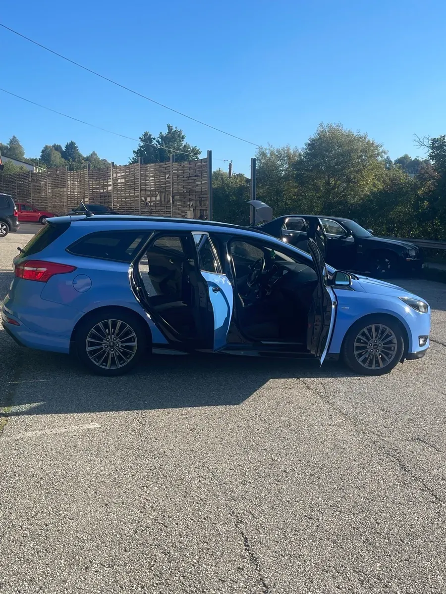 Ford Focus 2018 photo 2