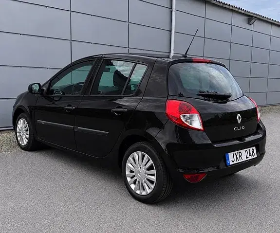 Renault Clio 2010 photo 3