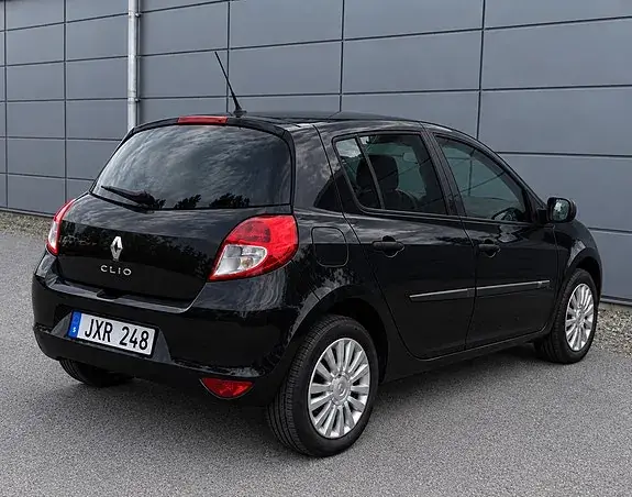 Renault Clio 2010 photo 4