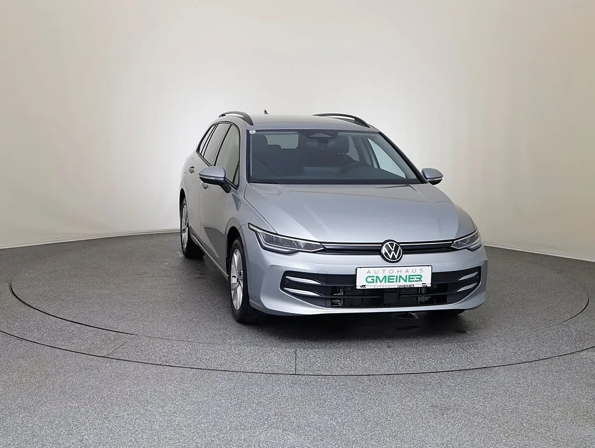 Volkswagen Golf 2026 photo 2