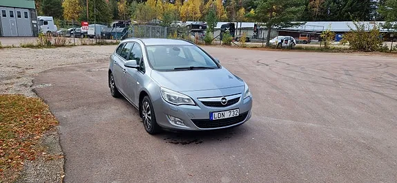 Opel Astra 2011 photo 4