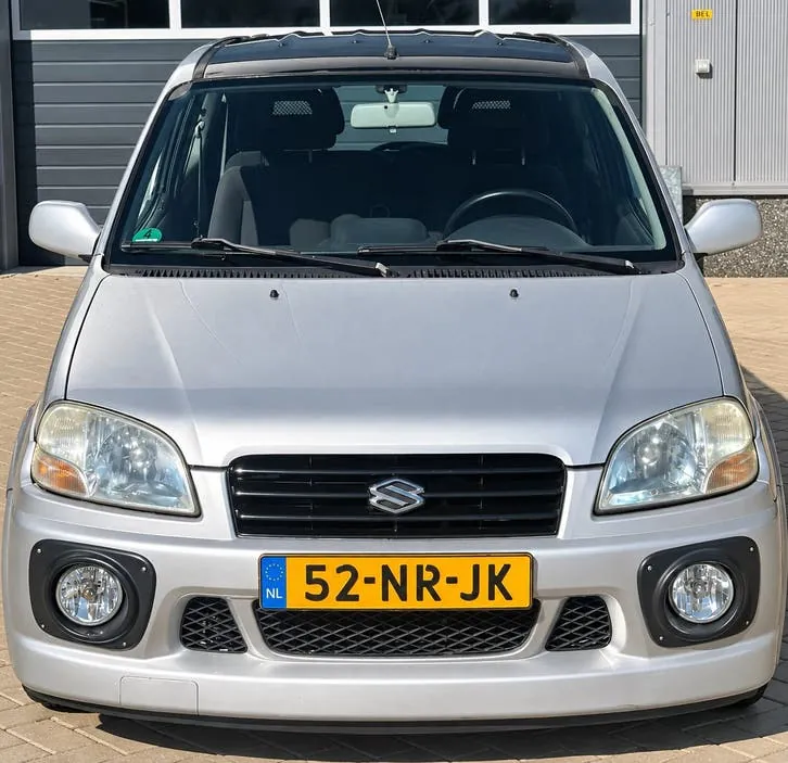 Suzuki Ignis 2004 photo 3