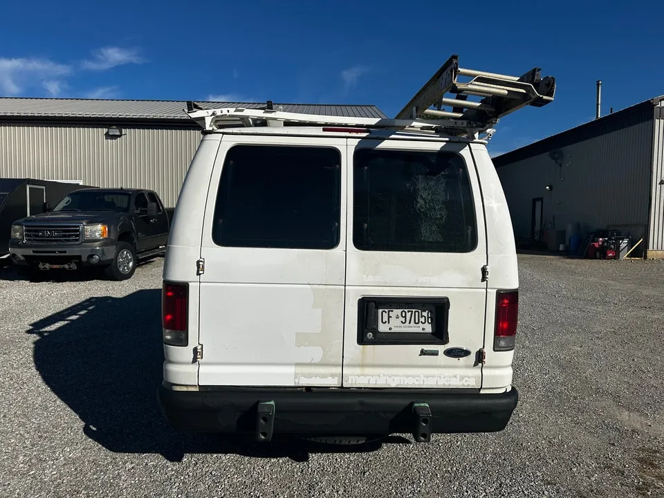 Ford E-250 2012 photo 5