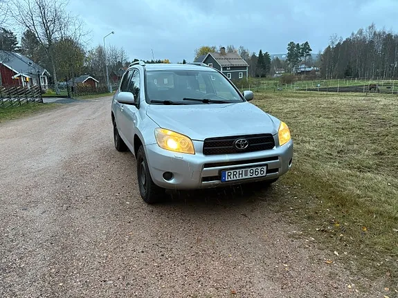 Toyota Rav4 2006 photo 2