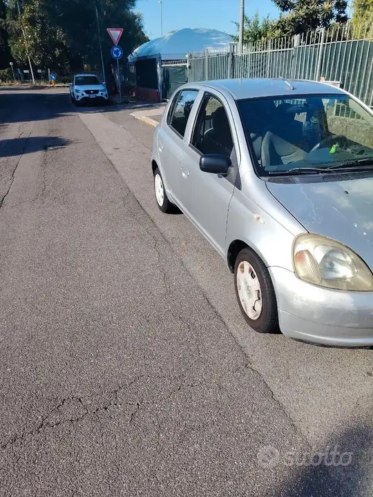 Toyota Yaris 1999 photo 3