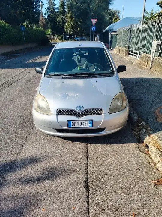 Toyota Yaris 1999 photo 4