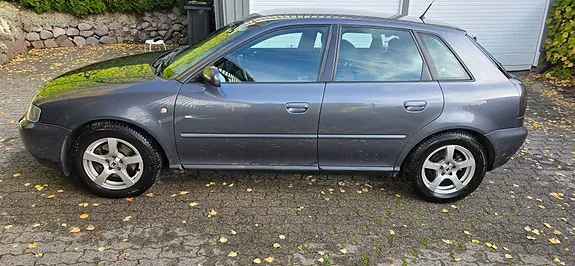 Audi A3 1999 photo 2